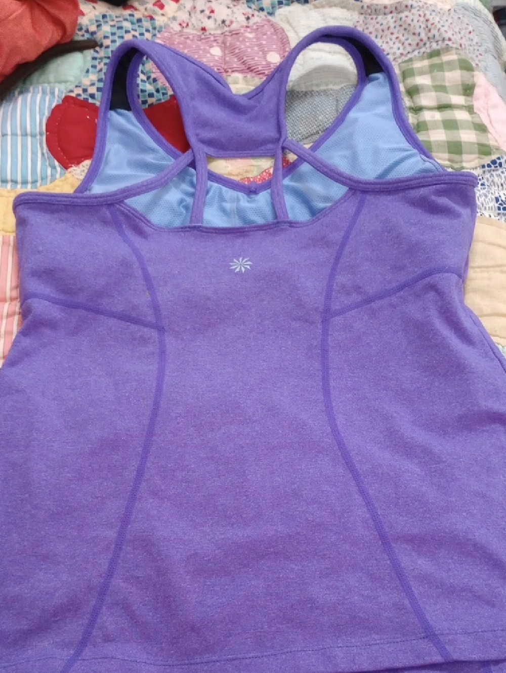 ATHLETA Performance purple workout top with shelf bra, size medium - Picture 4 of 7